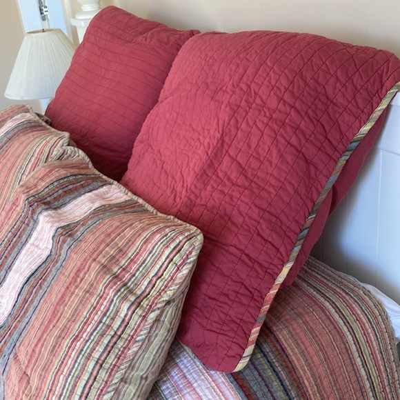 Queen bedding set - Picture 5 of 6